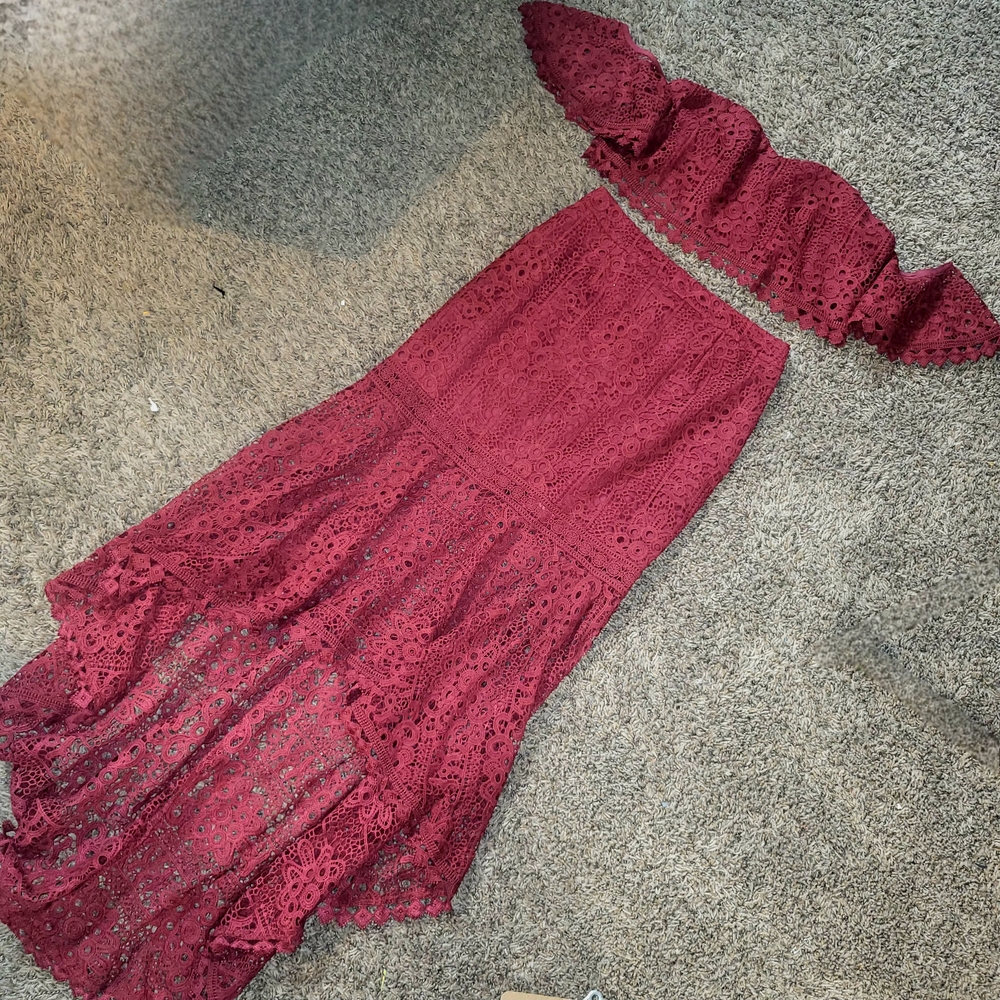 Elegant Burgundy Lace Two-Piece Set by Two Sisters The Label Women's Size 6
